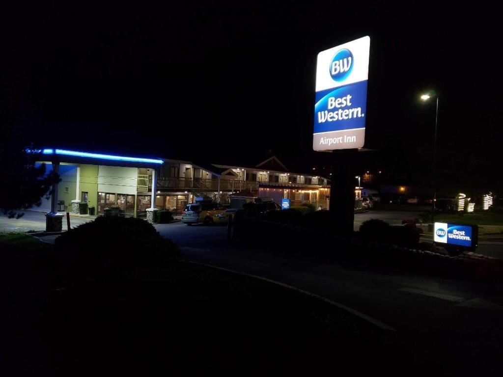 בויזי Airport Inn מראה חיצוני תמונה