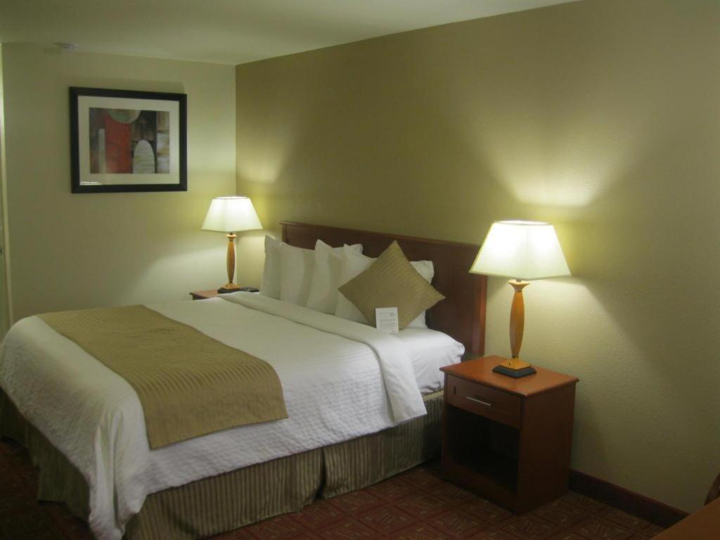 בויזי Airport Inn מראה חיצוני תמונה