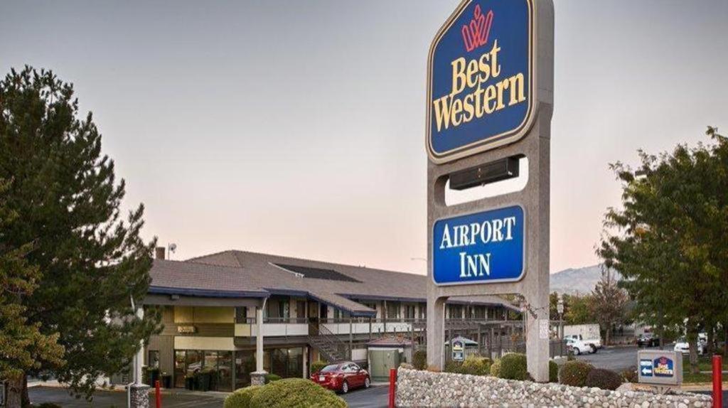 בויזי Airport Inn מראה חיצוני תמונה