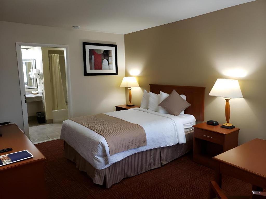 בויזי Airport Inn מראה חיצוני תמונה