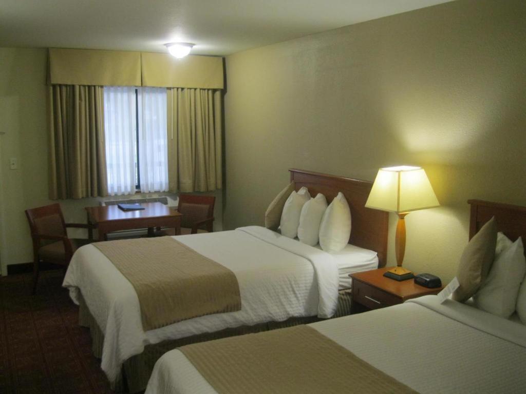 בויזי Airport Inn מראה חיצוני תמונה