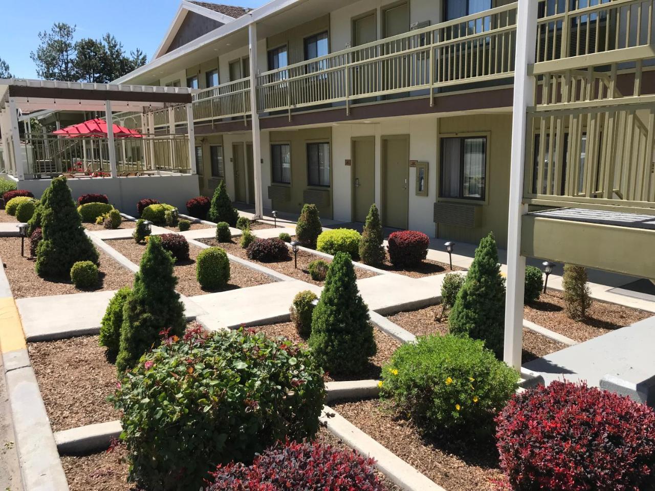 בויזי Airport Inn מראה חיצוני תמונה