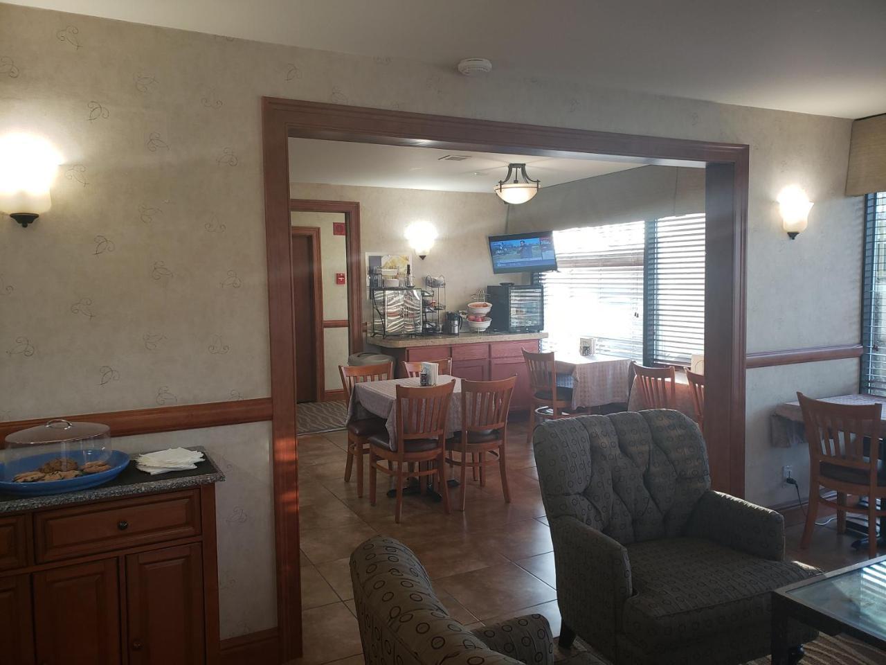 בויזי Airport Inn מראה חיצוני תמונה