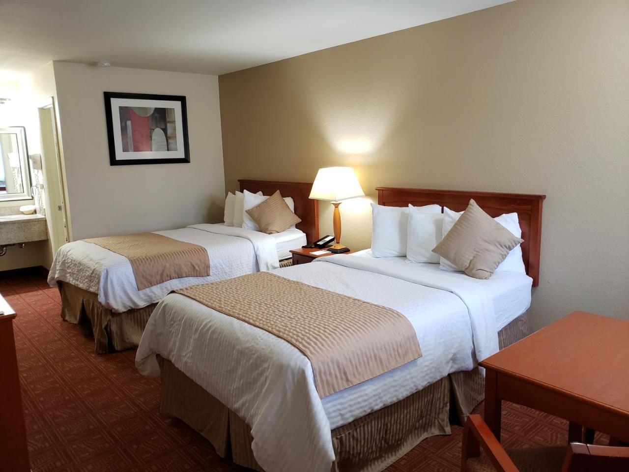 בויזי Airport Inn מראה חיצוני תמונה